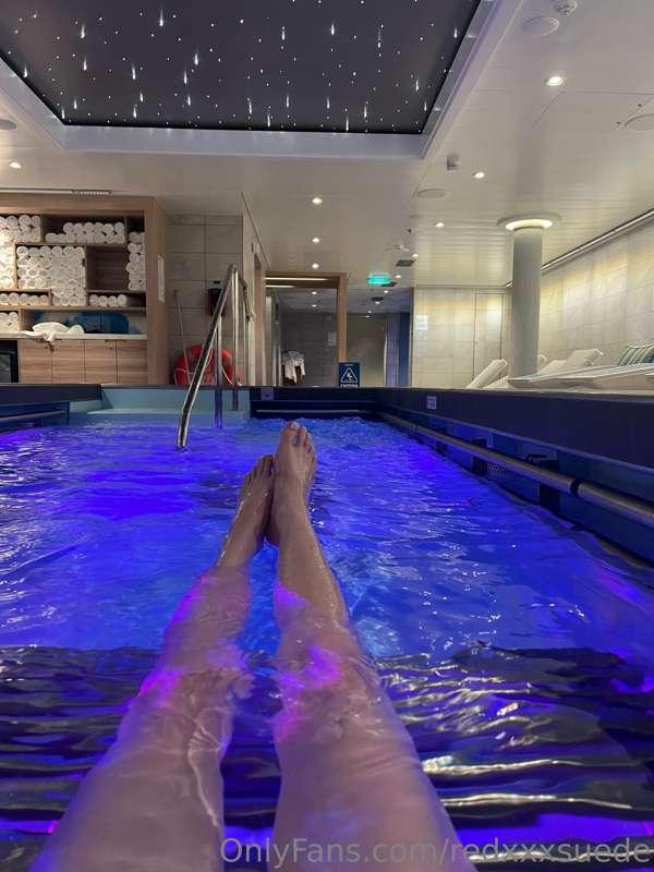 You can massage my long legs & feet poolside 🤤🦶💦
