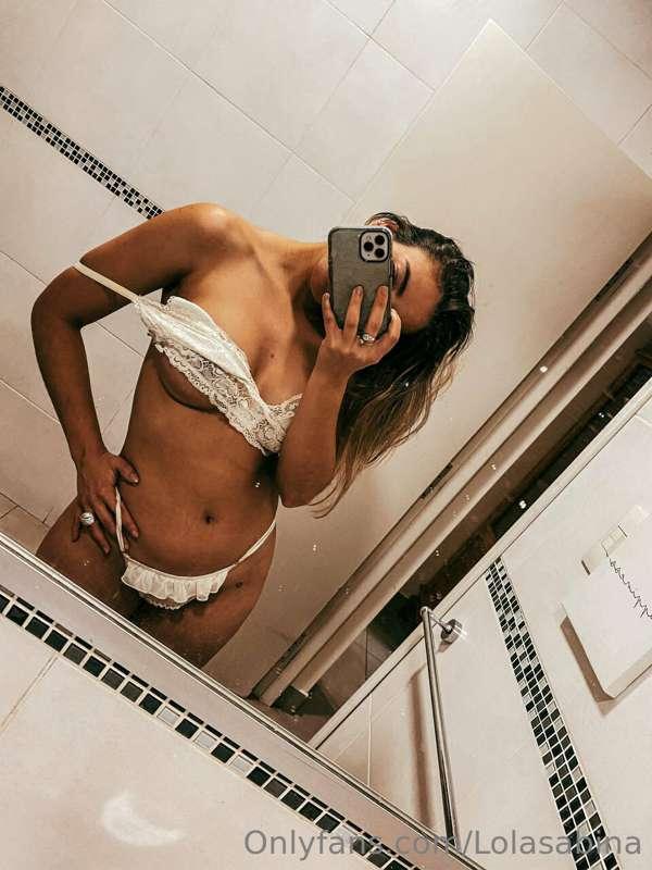 Time to share a pic with me and my favorite bikini😊🤍 I reall..