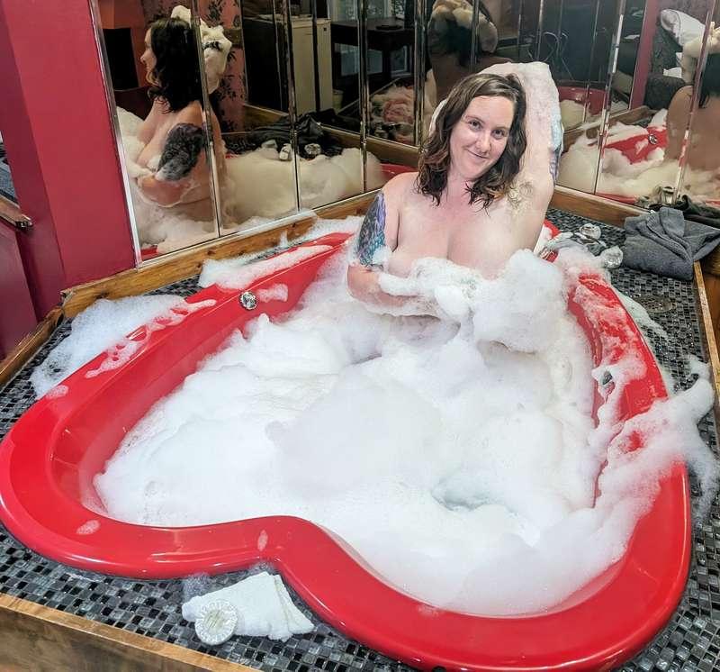 Tons of bubble bath pics up on my uncensored account! 🫧  @fe..