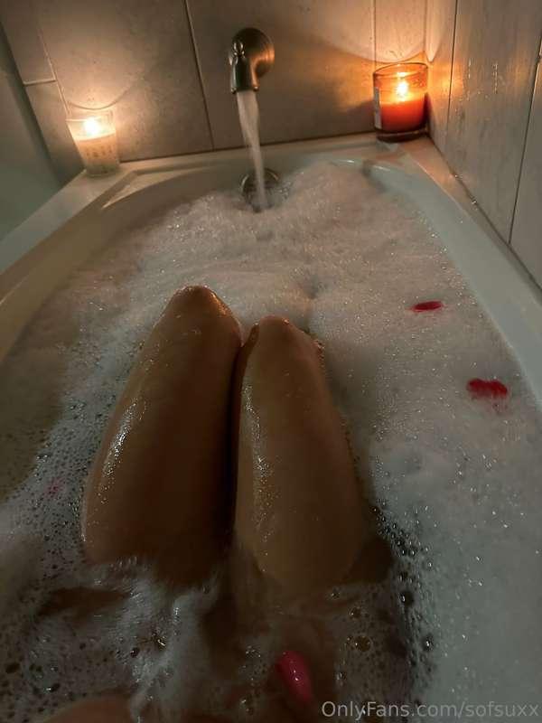 Love taking baths 😏 it would be much better if someone was t..