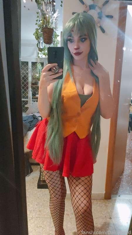 Yesterday I threw a small carnival party and was a slutty Joker 🤡
