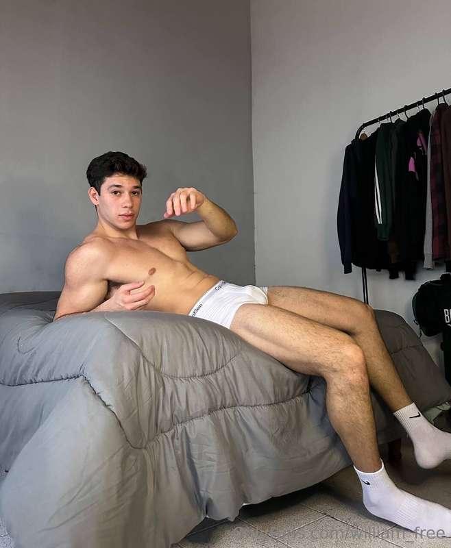 ## @austinvip @austinvip 𝟓𝟎% 𝐎𝐅𝐅𝐓𝐡𝐞 𝐁𝐄𝐒𝐓 𝐃𝐎𝐌𝐈𝐍𝐀𝐍𝐓 𝐓𝐎𝐏 🍆🥵He I..