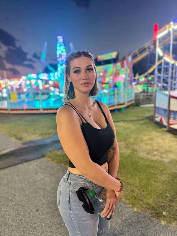 What kind of ride do YOU wanna take me on? 🎢🎡🎠🍆