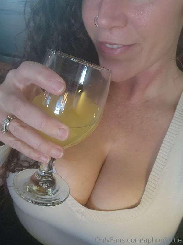 Brunch with the girls and bottomless mimosas! What could go ..