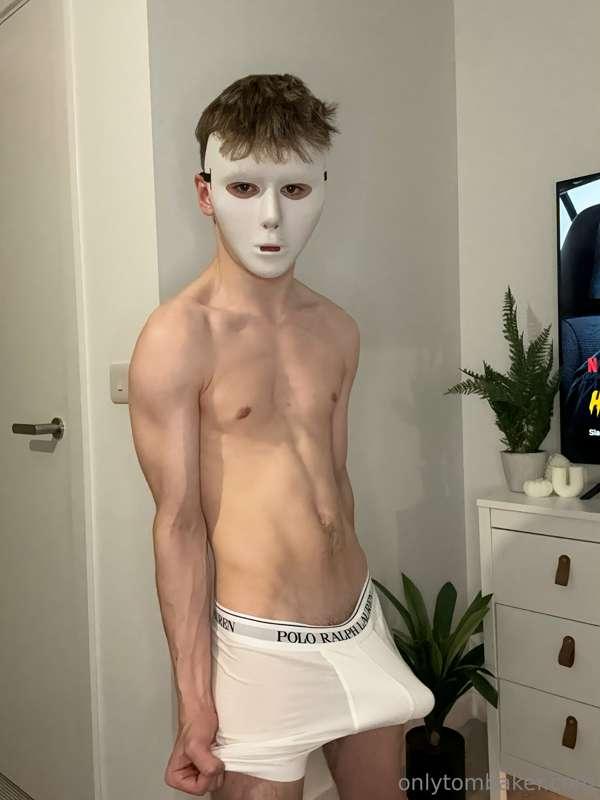 fuck or treat? 😝 (swipe to see my dick)