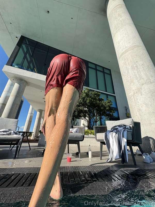 just drinking margaritas before I get this booty played wit ..