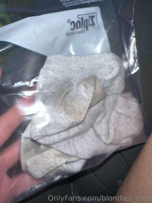 Hey guys I have 3 pairs of socks 🧦 ready to go . If you’re i..
