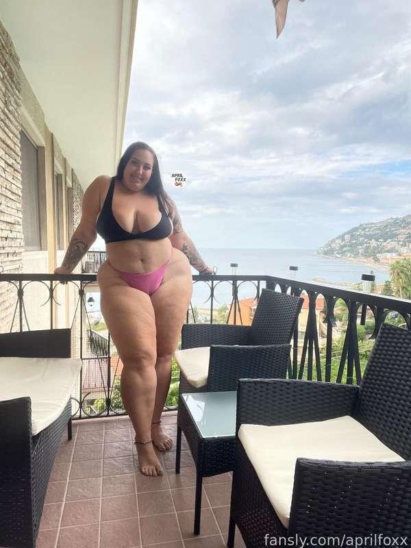 should i give the neighbors a show?

#nudes #sextapes #sexting #videocalls #pussy #brunette 