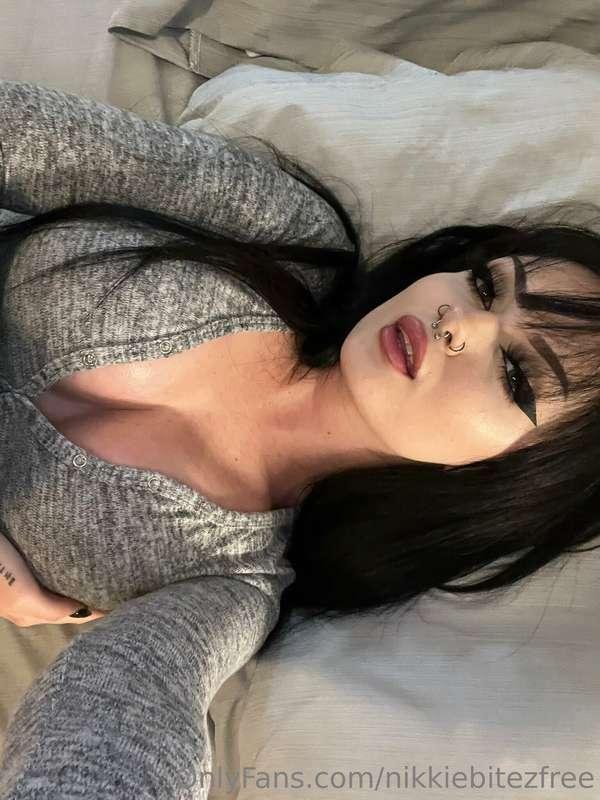 POV your long distance girlfriend calls you for a mid-week c..