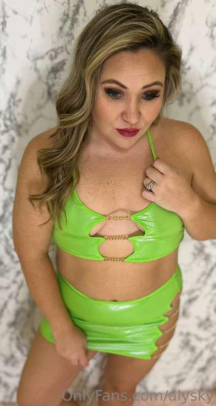 Come peel this outfit off so we can have some fun!