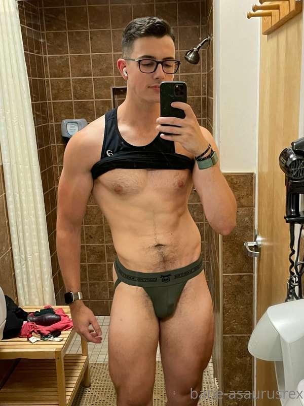 Collected some loads and then hit up the gym 🤙🏻 Hope everyon..
