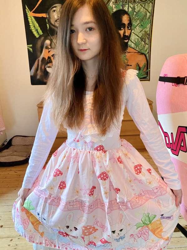 The dress Daddy ordered for me before Christmas finally arri..
