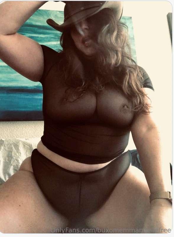 Watch me suck, fuck and lick in over 50 unlocked videos at:
..