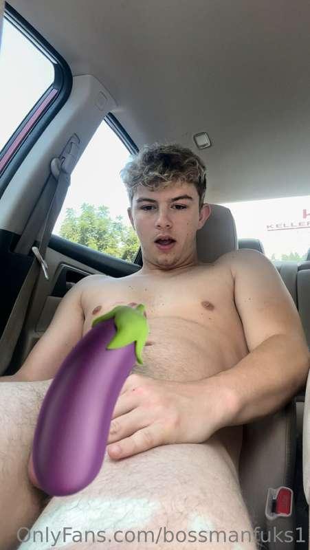 Here’s me jerking it in the car😋 I’ll warn you this angle ma..