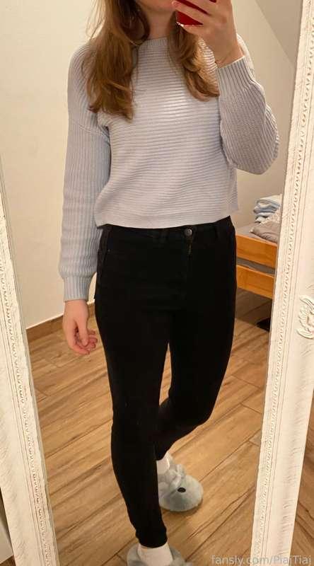 Going horny to school again 😉😏

#fyp #school #smalltits #petite #young #teen #boobs