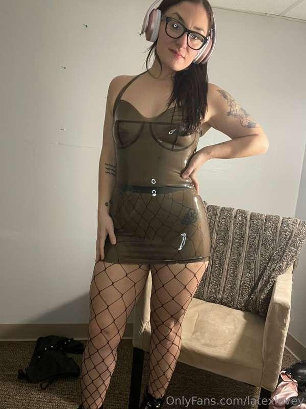 Do we like the fishnets and latex?? It’s growing on me 🤭