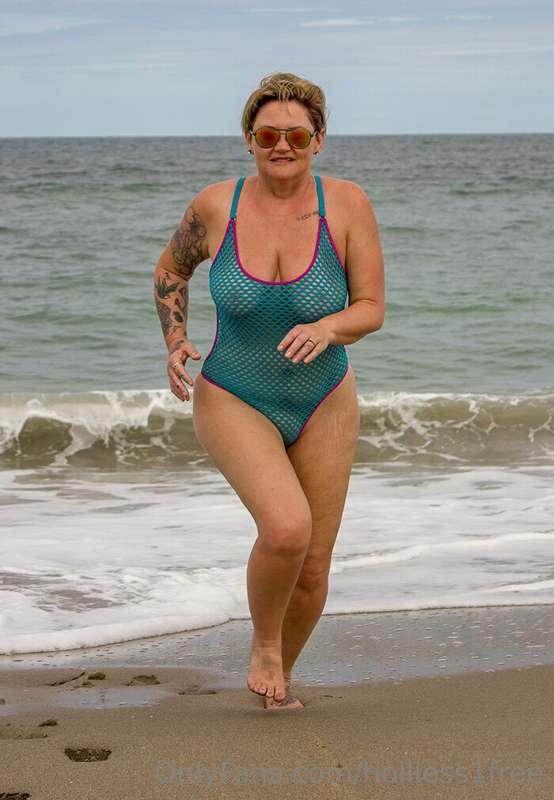holliess1free image #3