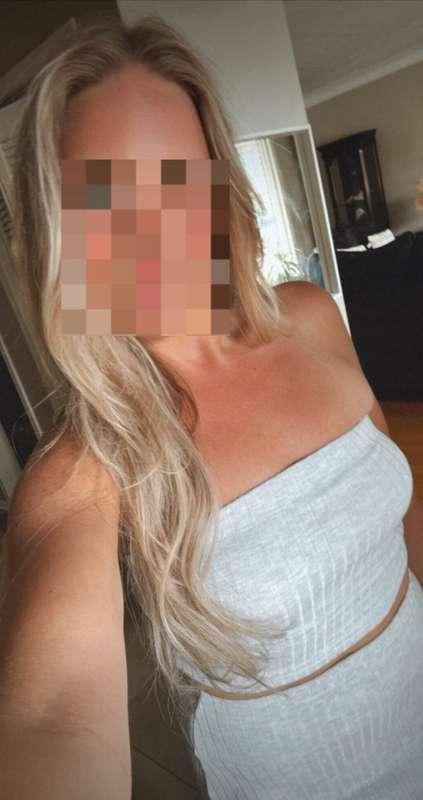 🚨 FREE PAGE 🚨If you into gorgeous blondes, look no further! ..