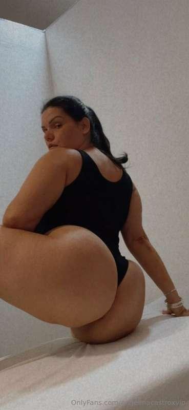 What you doing?? Tell me