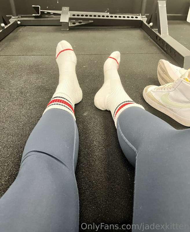 Extra sweaty today who wants a taste? 👅🤩