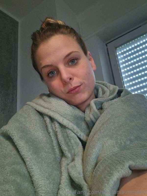 Na auch schon auf der Arbeit ? ❤️ Hast du Lust das ich dir e..