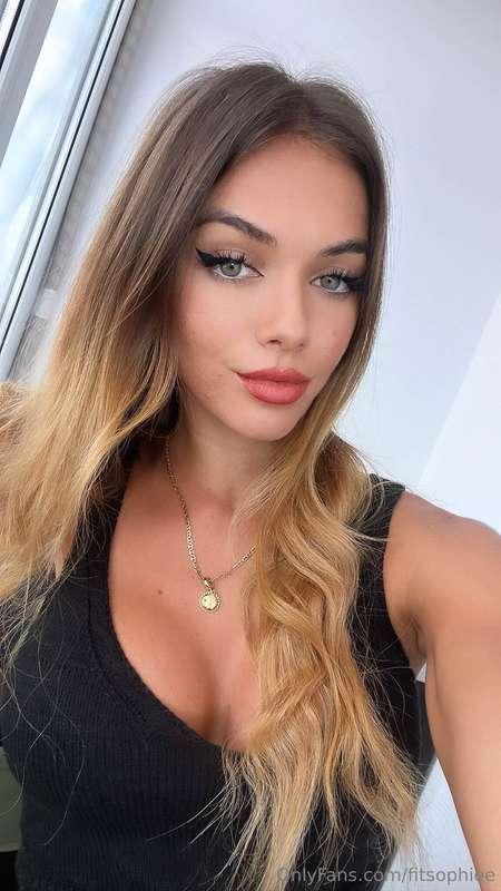 Would you like my posts for a hottie pic? 😉
