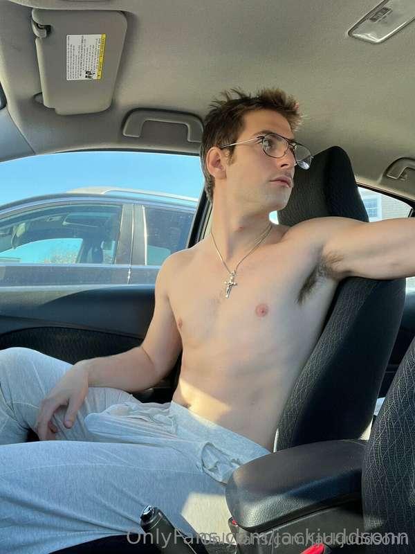 Be a good boy and give me road head