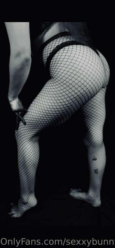 I loveee my fishnet.. but I also love ripping through them