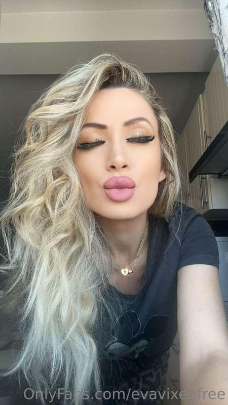 Would you like to kiss me baby ??💝😍.                        ..
