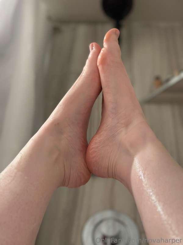 Pretty, wet feet