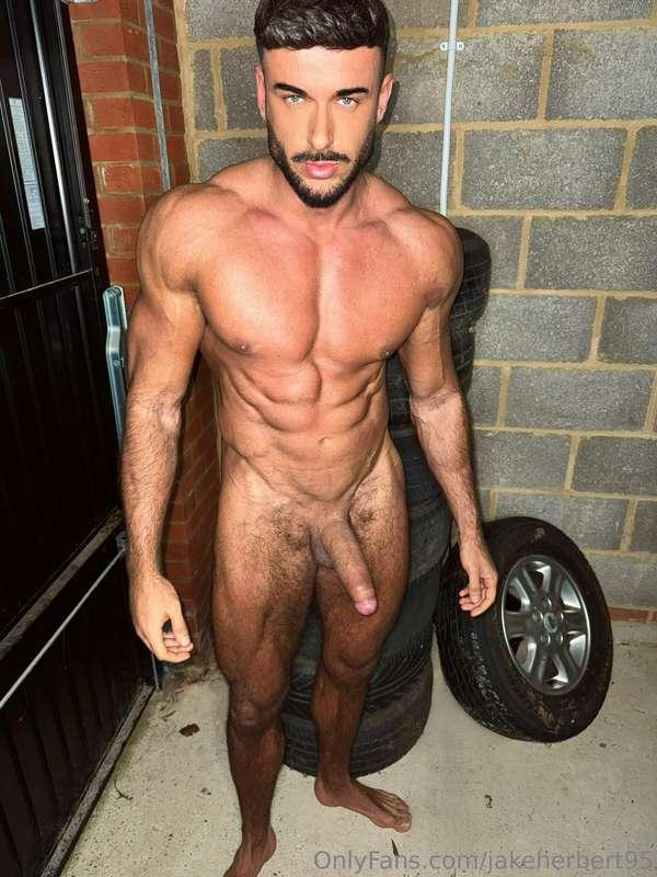 Dirty garage for a dirty boy 😈