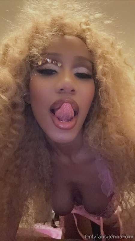 Tell me you want me 😏