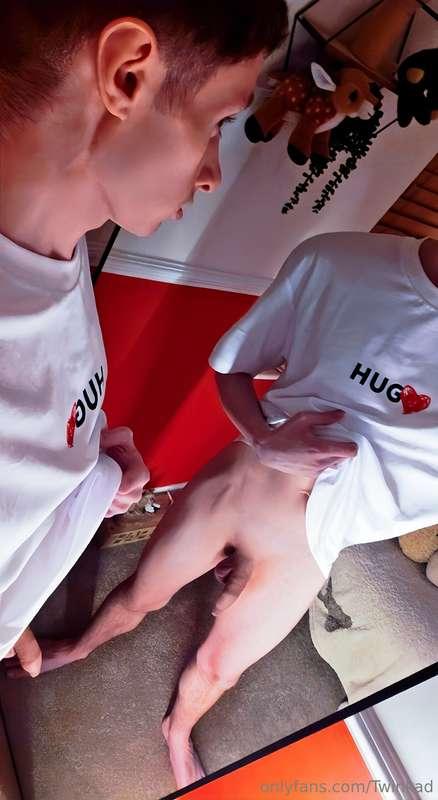 The foreskin is a hug that never ends 🍄