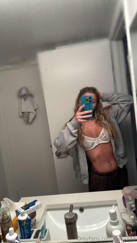 Zoom in for the goodies 🍒🥵😈