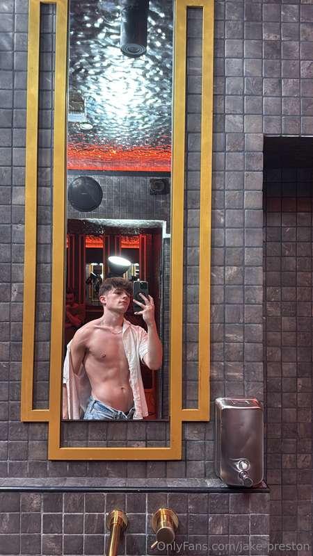 Wrapped up all my scenes, heading back to Florida tomorrow. ..