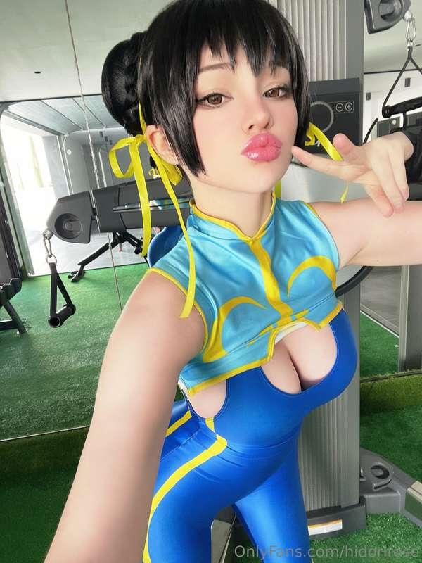 Chun Li working it for you 💙Have a sweet day ✨