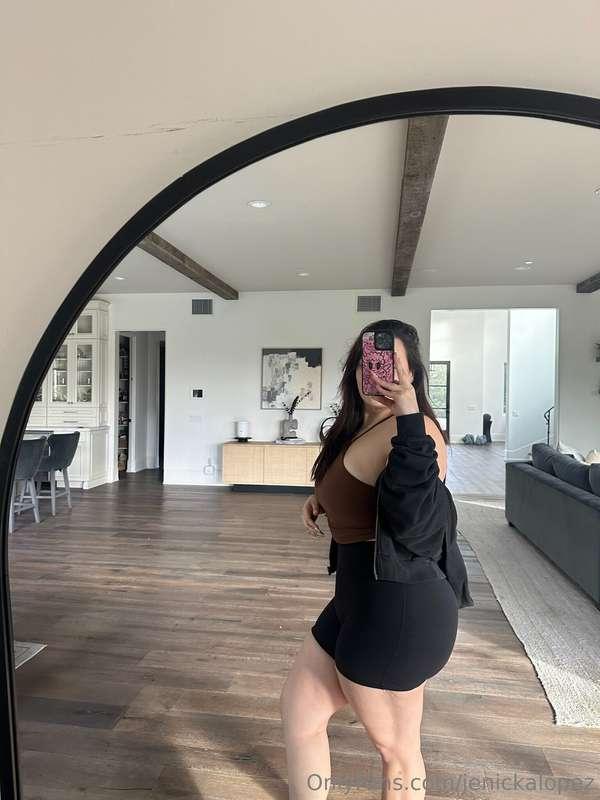 could you handle all that 🍑?