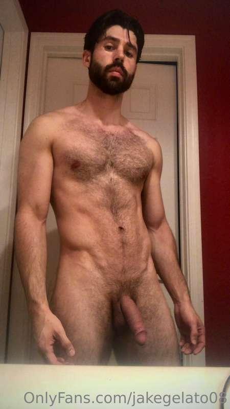 Debating if I should let my body hair fully grow out again. ..