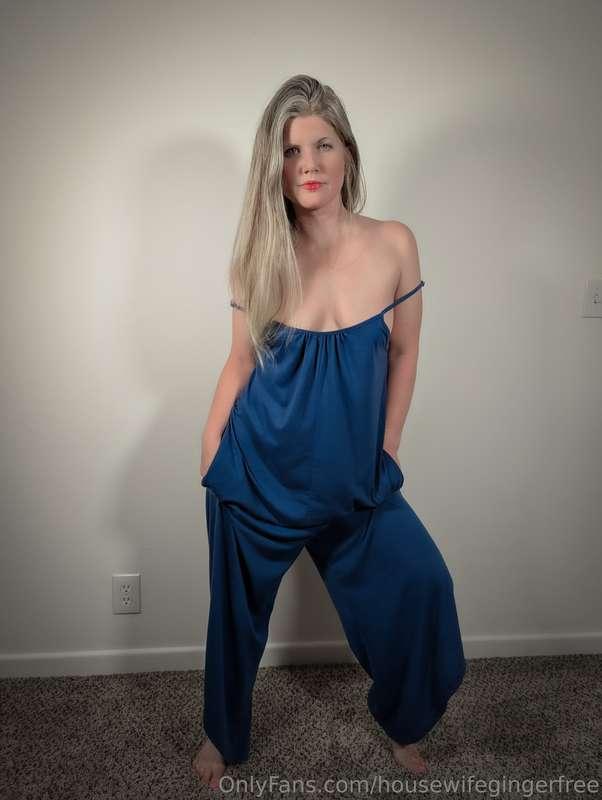 Jumpsuit on, inhibitions off 💙🔥