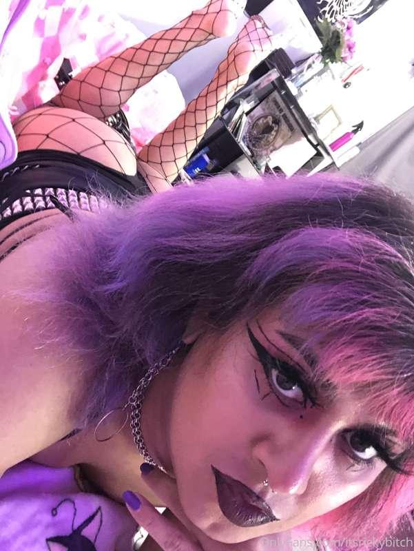 Cum on my ass or face? 💋
