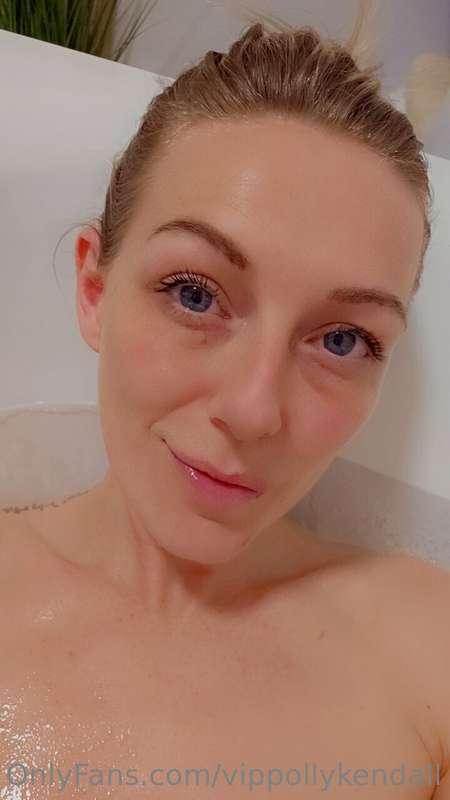 Swipe for a Face to Cum on 😜