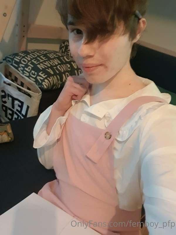 Pov youre helping out the cute art boy so he repays the favo..