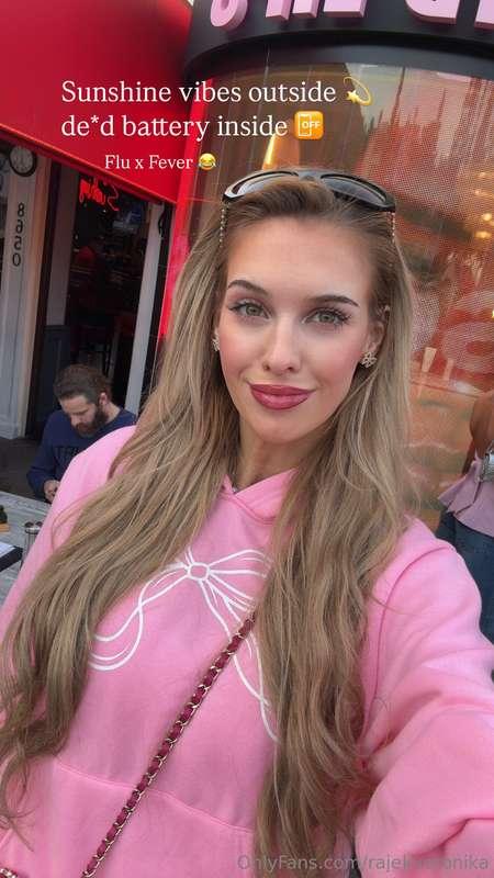 I created soft pink content for you today. With little fever..