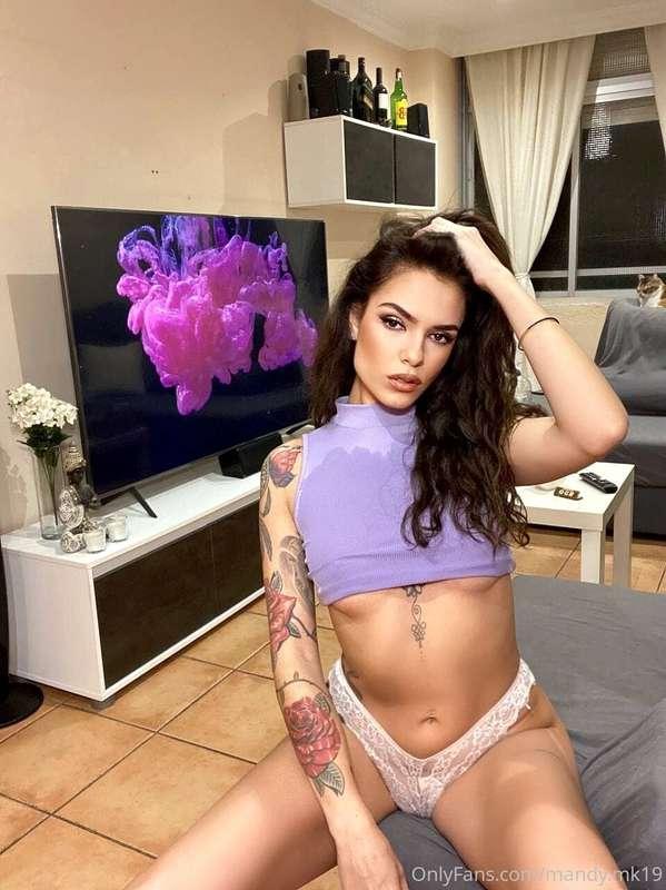 What part of my body would you want me to tattoo?💋🔥 Write me..