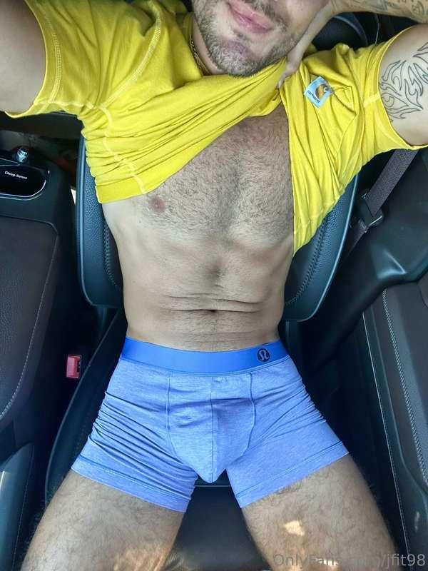 driving around in briefs is more comfy🤷🏽‍♂️