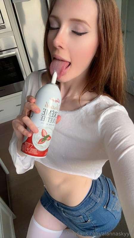 Put it in my mouth 👄