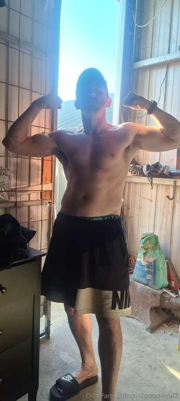 Not working atm needing any customs hmu happy Sunday MFs