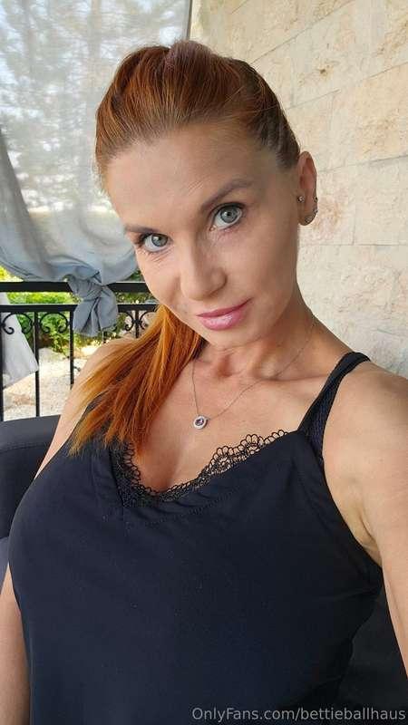 Mahlzeit mein Zuckerhase ☀️, komm gut durch den Mittelfinger..