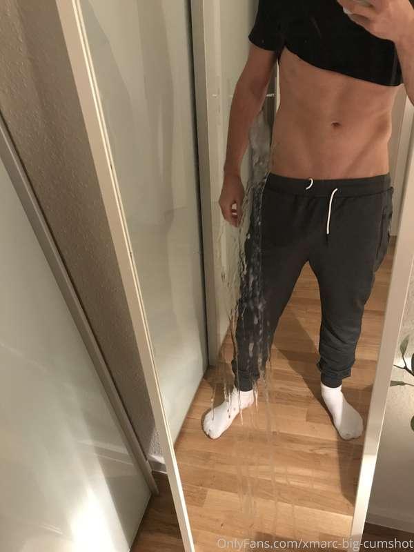 Do you see cum on the mirror? A bit? 😂