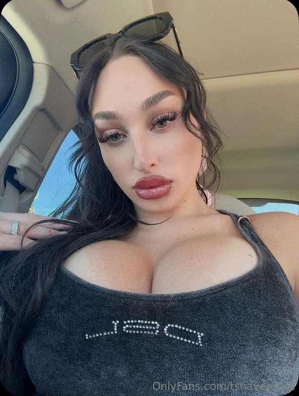 𝐵𝑒 𝓎𝑜𝓊𝓇 𝑜𝓌𝓃 𝓀𝒾𝓃𝒹 𝑜𝒻 𝒷𝑒𝒶𝓊𝓉𝒾𝒻𝓊𝓁.